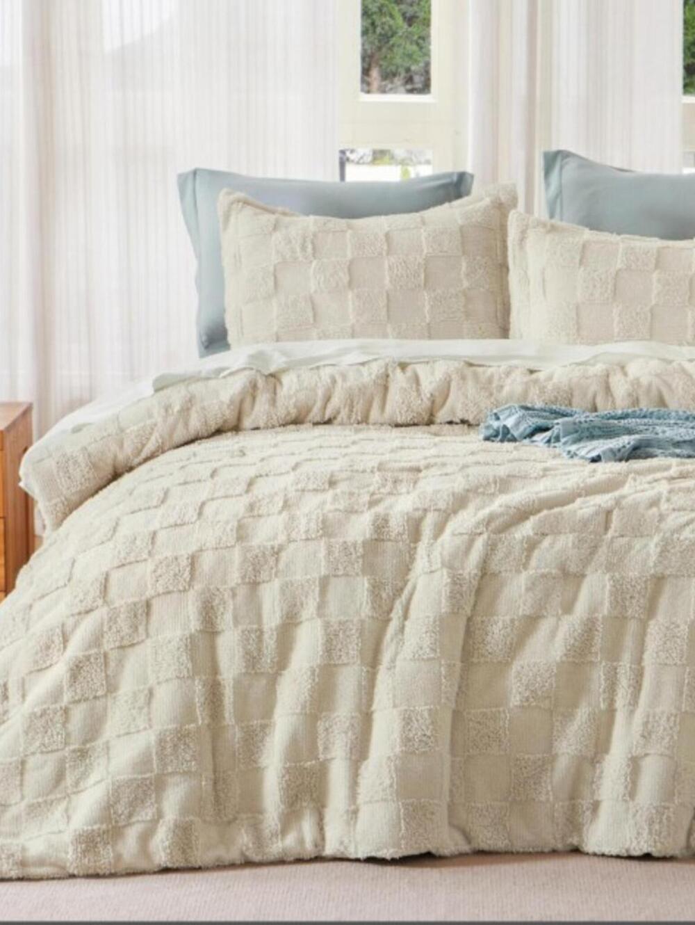 COMFORTER-QUEEN-BEIGE